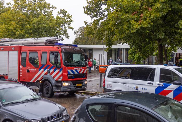 Man wordt niet goed tijdens vaccinatie griepprik in Protestantse kerk De Bron