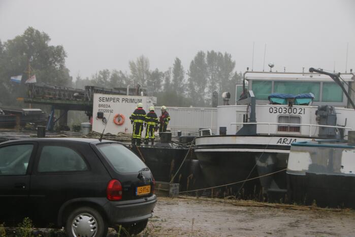 Politie-inval in sloopschip