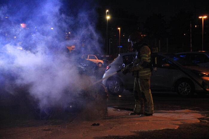 Personenauto gaat in vlammen op