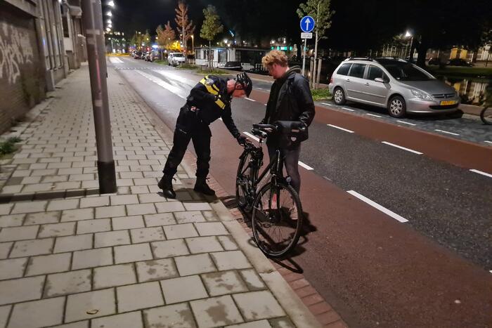 Meerdere bekeuringen na controle op fietsverlichting