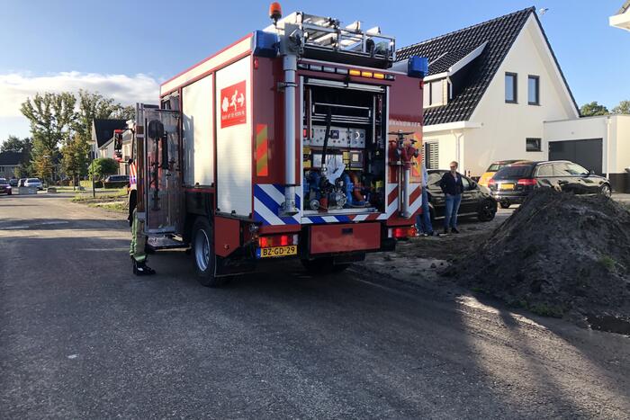Steekvlam uit warmtepomp met poederblusser gedoofd