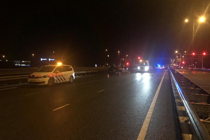 Kop-staartbotsing tussen drie auto's