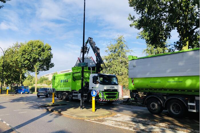 Kraan vuilniswagen breekt af