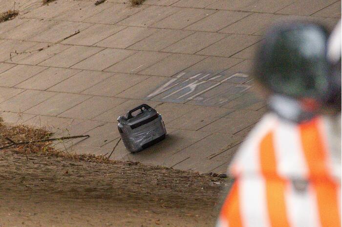 Mogelijk explosief aangetroffen onder viaduct