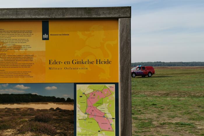 Brandweer en Landmacht oefenen boven Ginkelse Heide