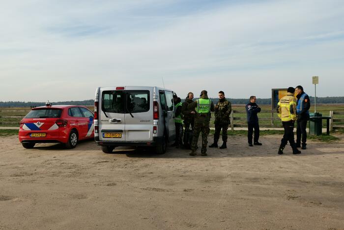 Brandweer en Landmacht oefenen boven Ginkelse Heide