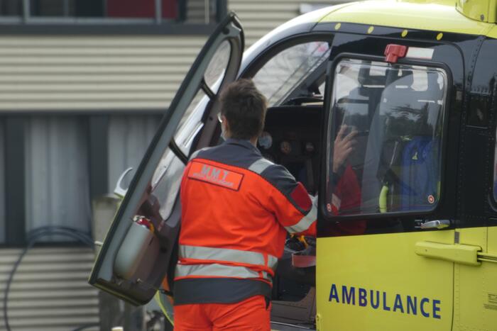 Traumahelikopter landt op oefenlocatie brandweer