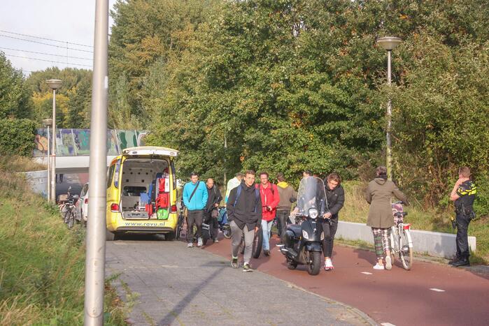 Man gewond na val met scooter in fietstunnel