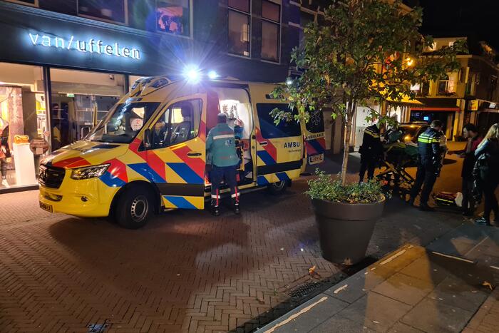 Man wijkt uit en slaat over de kop