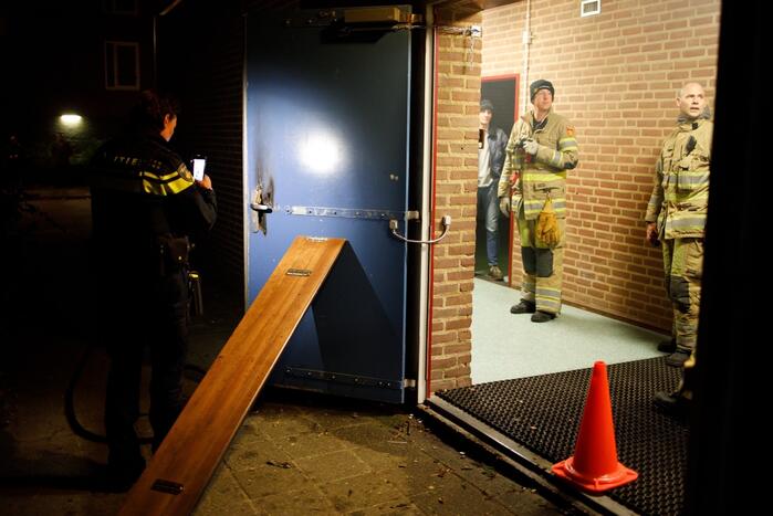 Toegangsdeur opgeblazen van sporthal