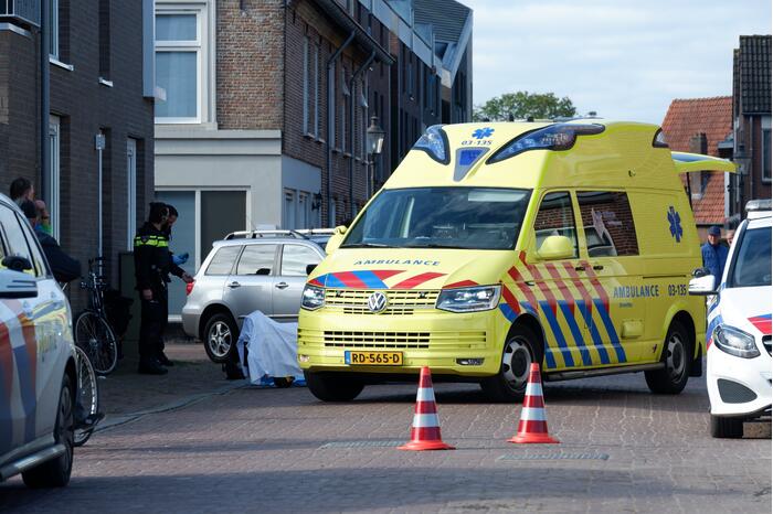 Fietsster gewond na botsing met personenauto