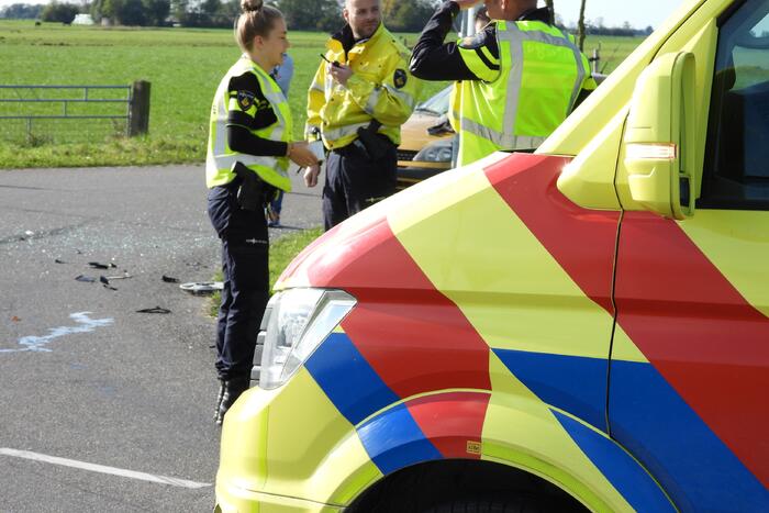 Motorrijder gewond na botsing met auto op kruising