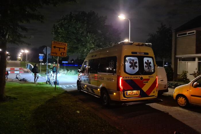 Fietser remt en slaat over de kop