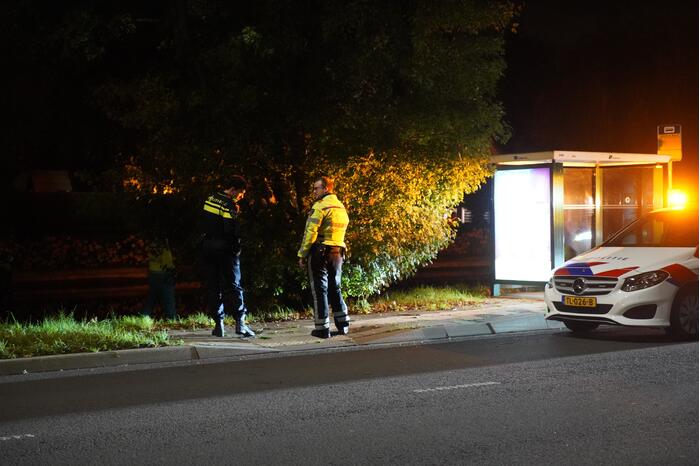 Bestelbus zanger Jason Bouman raakt te water