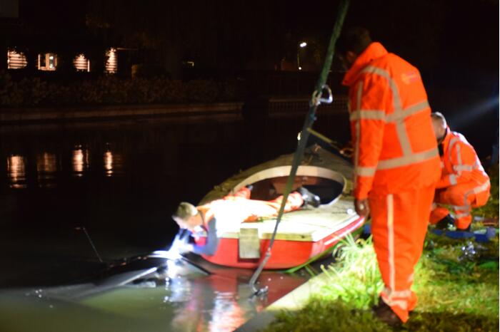 Bestelbus zanger Jason Bouman raakt te water