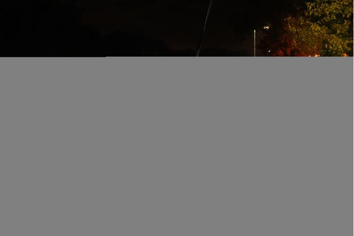 Bestelbus zanger Jason Bouman raakt te water