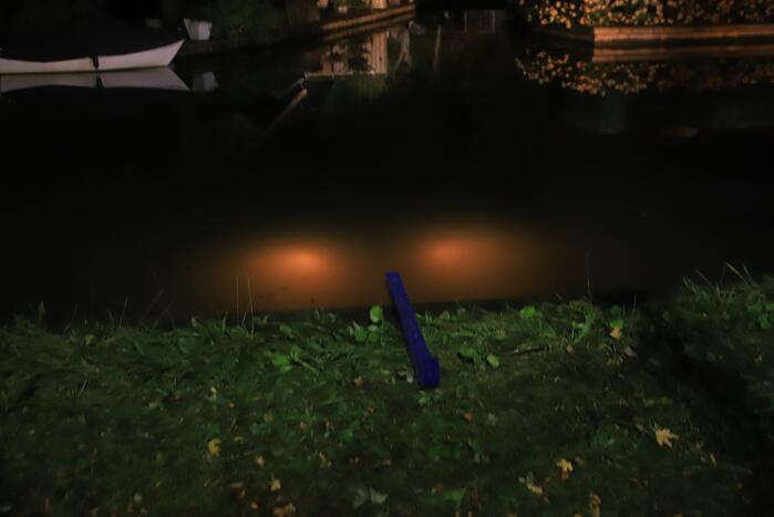 Bestelbus zanger Jason Bouman raakt te water