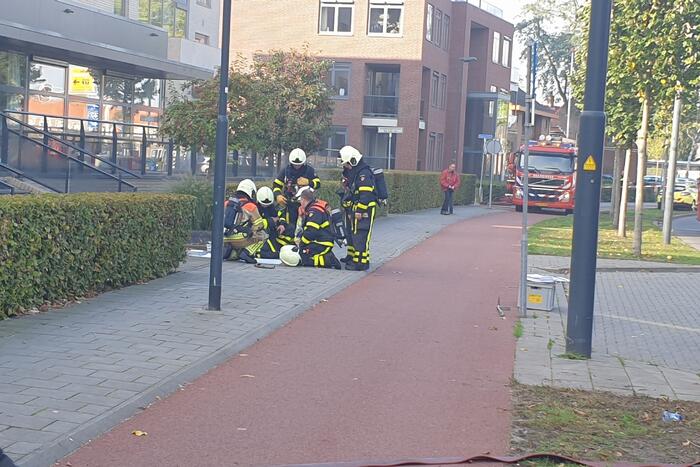 Grote brand onder appartementencomplex