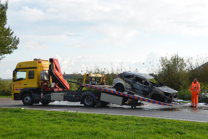 Personenauto verwoest door brand