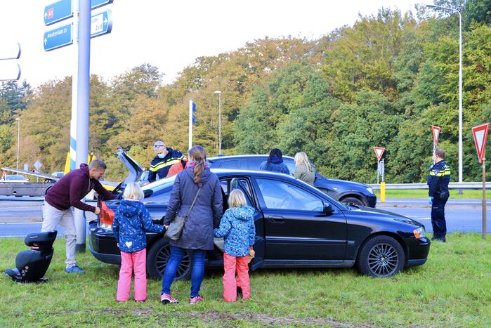 Flinke schade tussen twee voertuigen op kruising