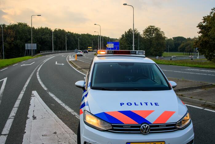 Flinke schade tussen twee voertuigen op kruising