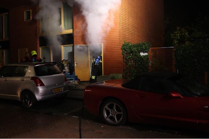 Veel rook bij brand in woning