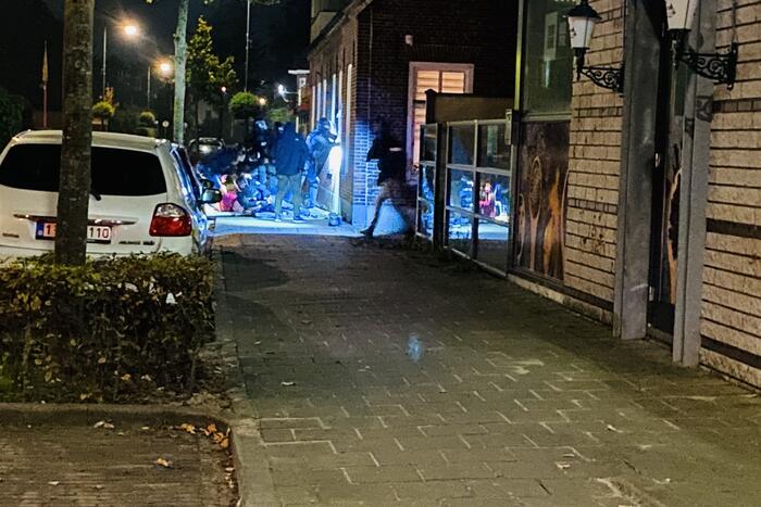 Arrestatieteam valt woning binnen