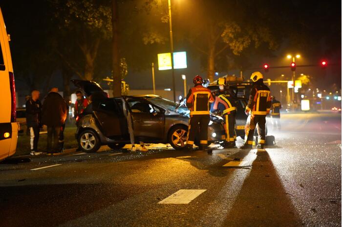 Ravage na botsing met meerdere personenauto's
