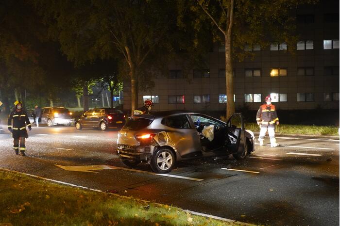 Ravage na botsing met meerdere personenauto's
