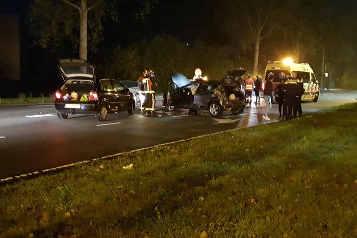 Ravage na botsing met meerdere personenauto's