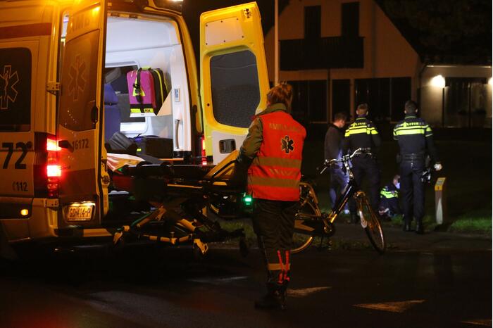 Scooterrijder rijdt sloot in