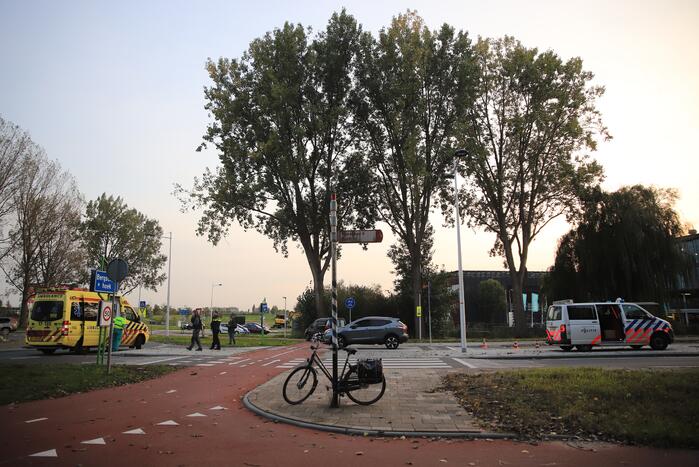 Fietser gewond na botsing met auto