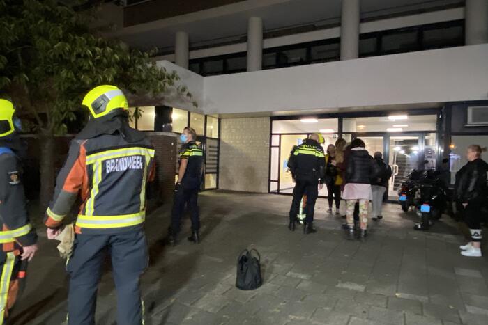 Meerdere bewoners geëvacueerd bij brand in appartementencomplex