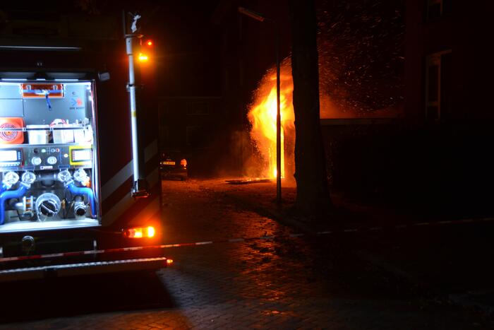 Uitslaande brand in garagebox