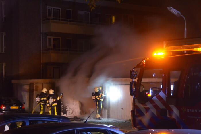 Uitslaande brand in garagebox