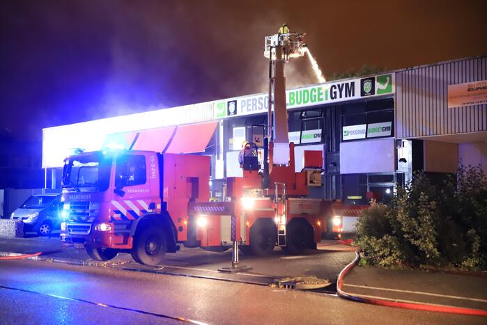 Grote brand in bedrijfspand