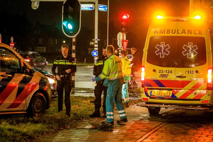 Veel schade bij kop-staart botsing voor stoplicht