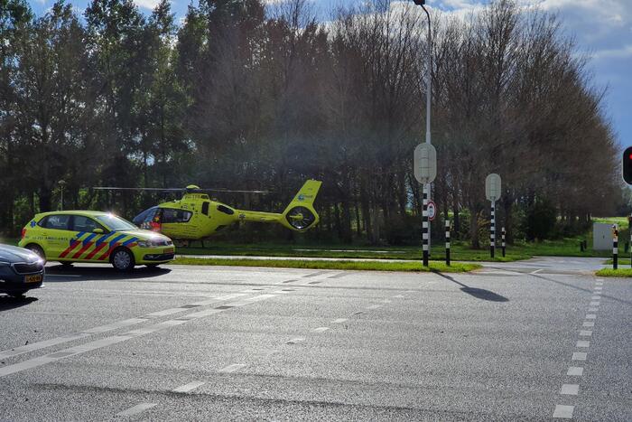Brommerrijder raakt gewond na ongeval op kruising
