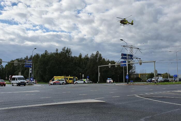 Brommerrijder raakt gewond na ongeval op kruising