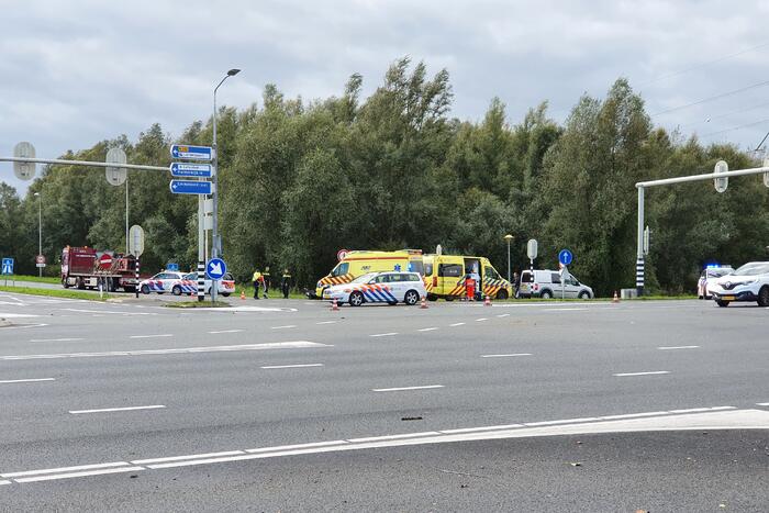 Brommerrijder raakt gewond na ongeval op kruising