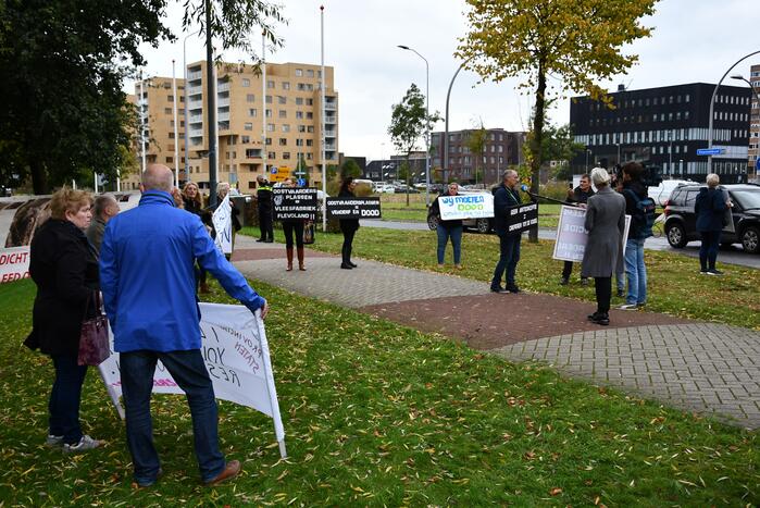 Demonstratie tegen slachten konikpaarden en heckrunderen Oostvaarderplassen