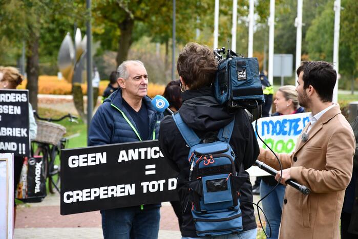 Demonstratie tegen slachten konikpaarden en heckrunderen Oostvaarderplassen