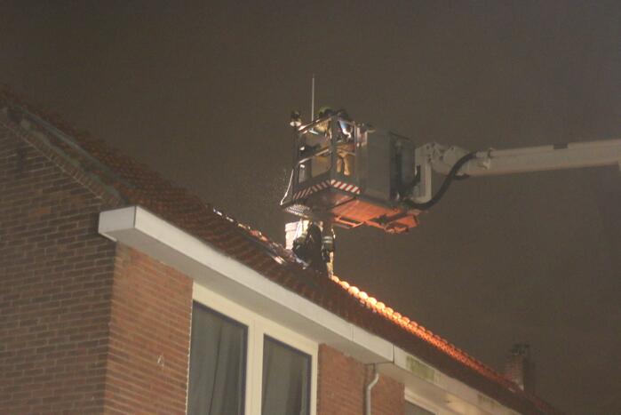 Brand in schoorsteen van woning