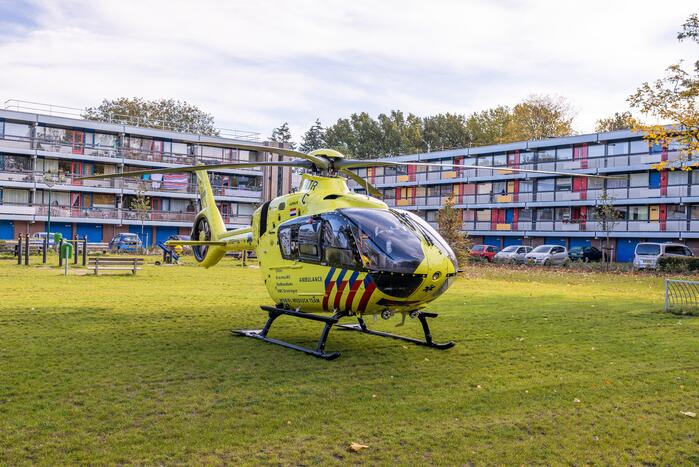 Traumahelikopter landt voor incident in flatwoning