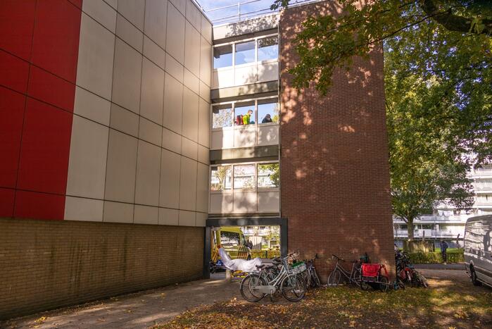 Traumahelikopter landt voor incident in flatwoning