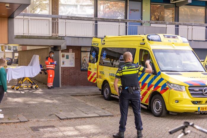 Traumahelikopter landt voor incident in flatwoning