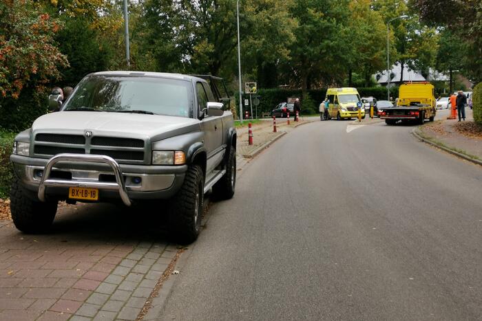 Forse schade na aanrijding tussen twee auto's