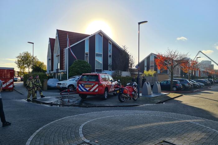 Grote brand in dak van woning