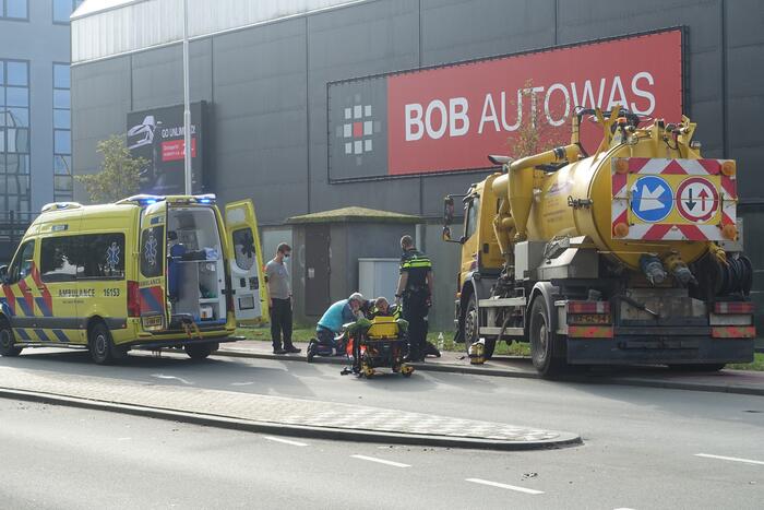 Wegwerker gewond door aanrijding