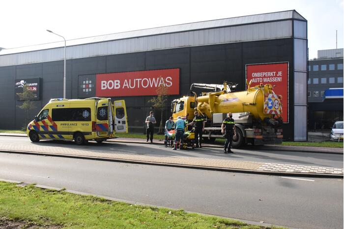 Wegwerker gewond door aanrijding